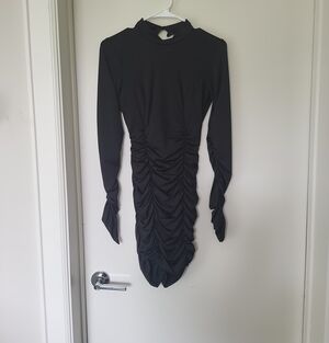 Blue Blush Black Long-Sleeve Ruched Bodycon Dress